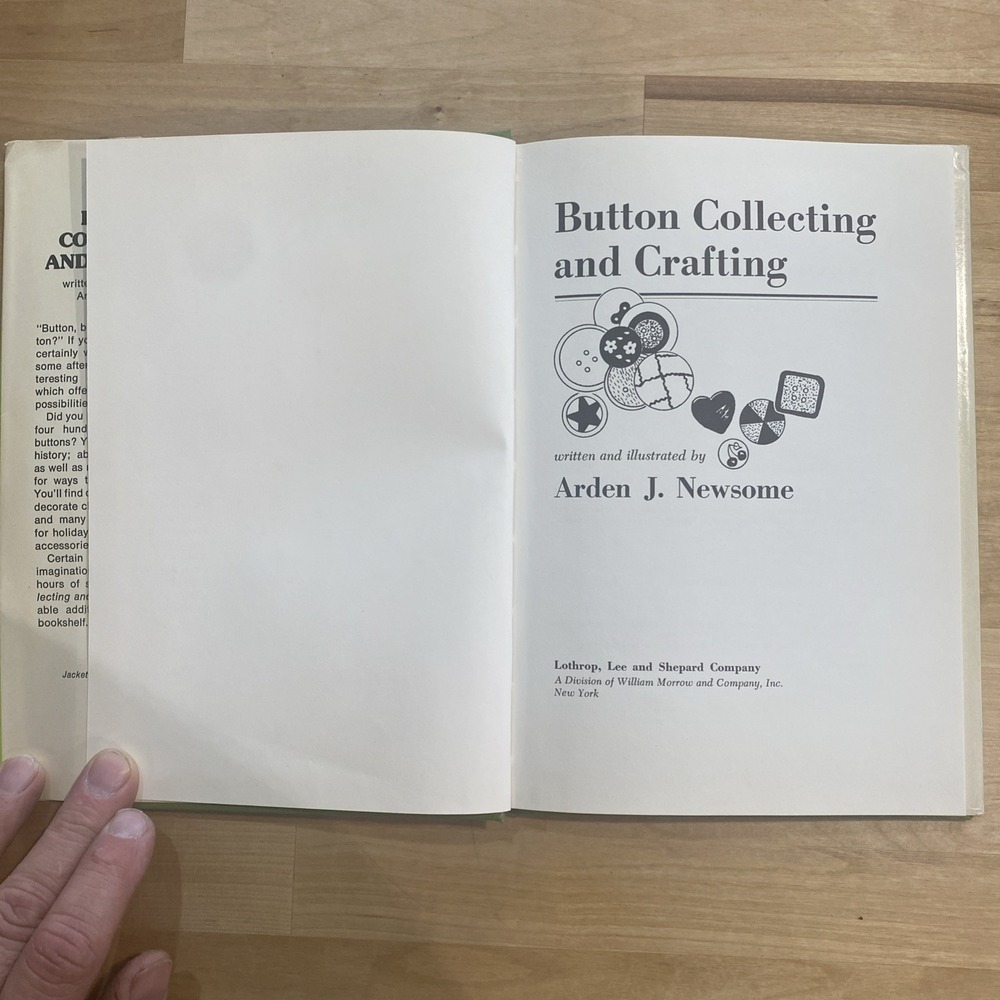 Button Collecting and Crafting Written, Illustrated by Arden J Newsome - HC 1976 - Picture 8 of 16